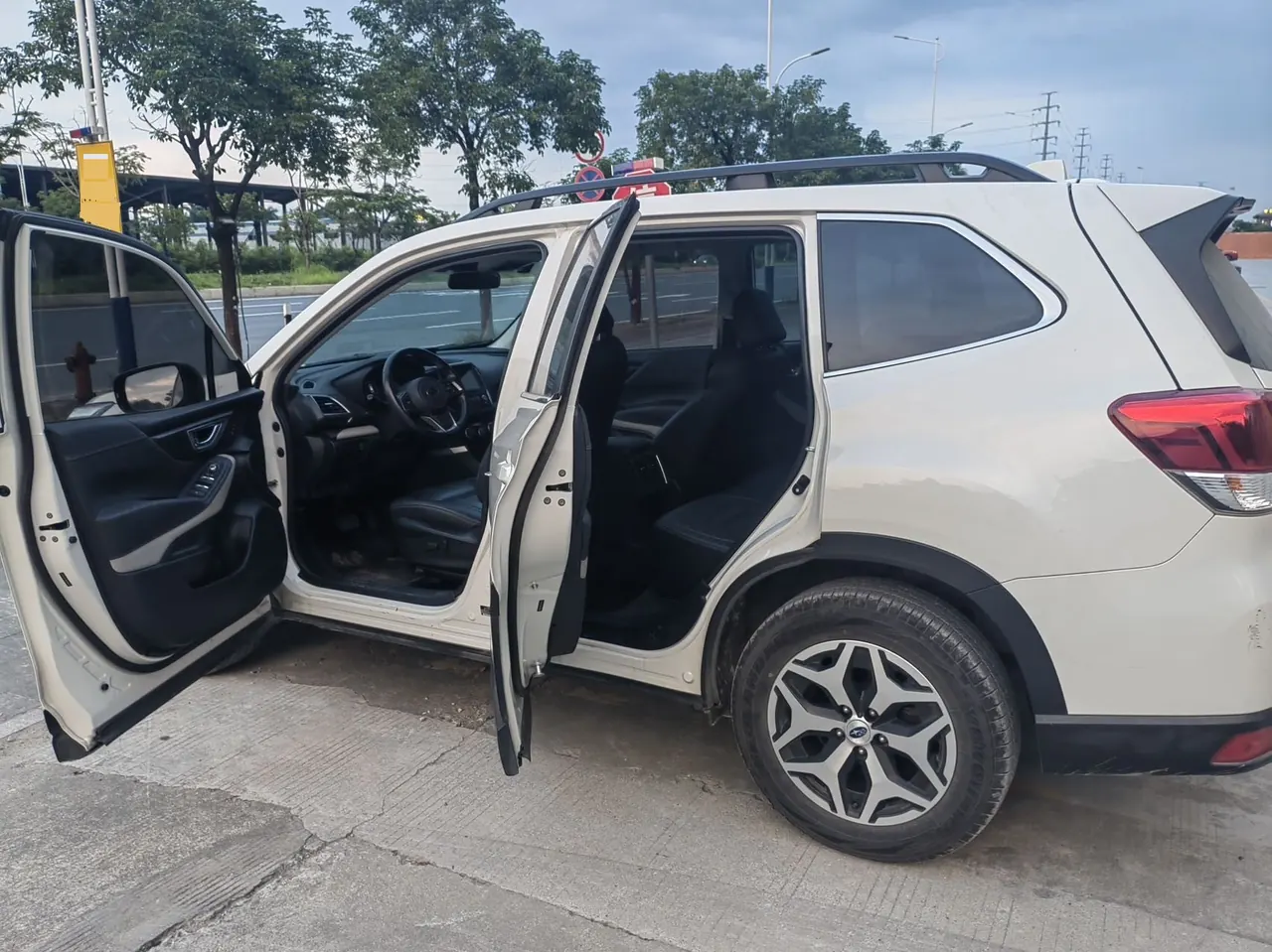 Subaru Forester (Imported) 2022 Forester 2.0i Stepless Deluxe Edition EyeSight Automatic 7