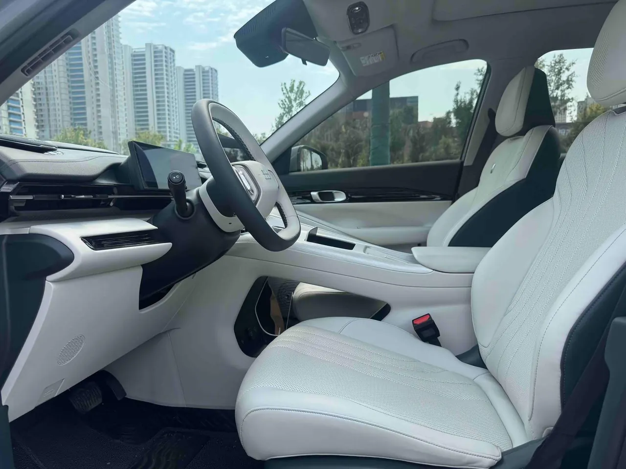 Geely Galaxy 2024 E 5 530km Discovery Edition Automatic Gear 4