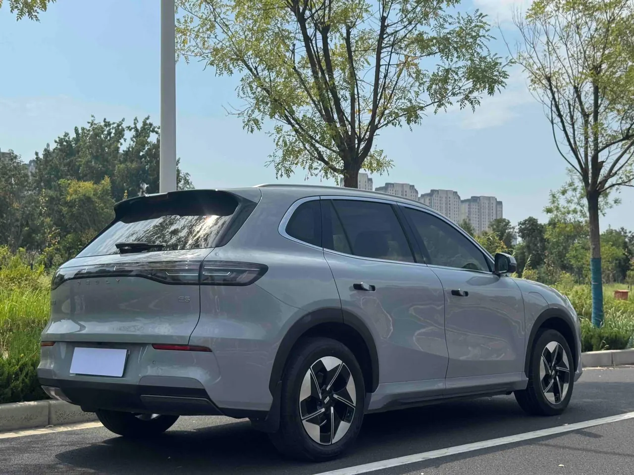 Geely Galaxy 2024 E 5 530km Discovery Edition Automatic Gear 9