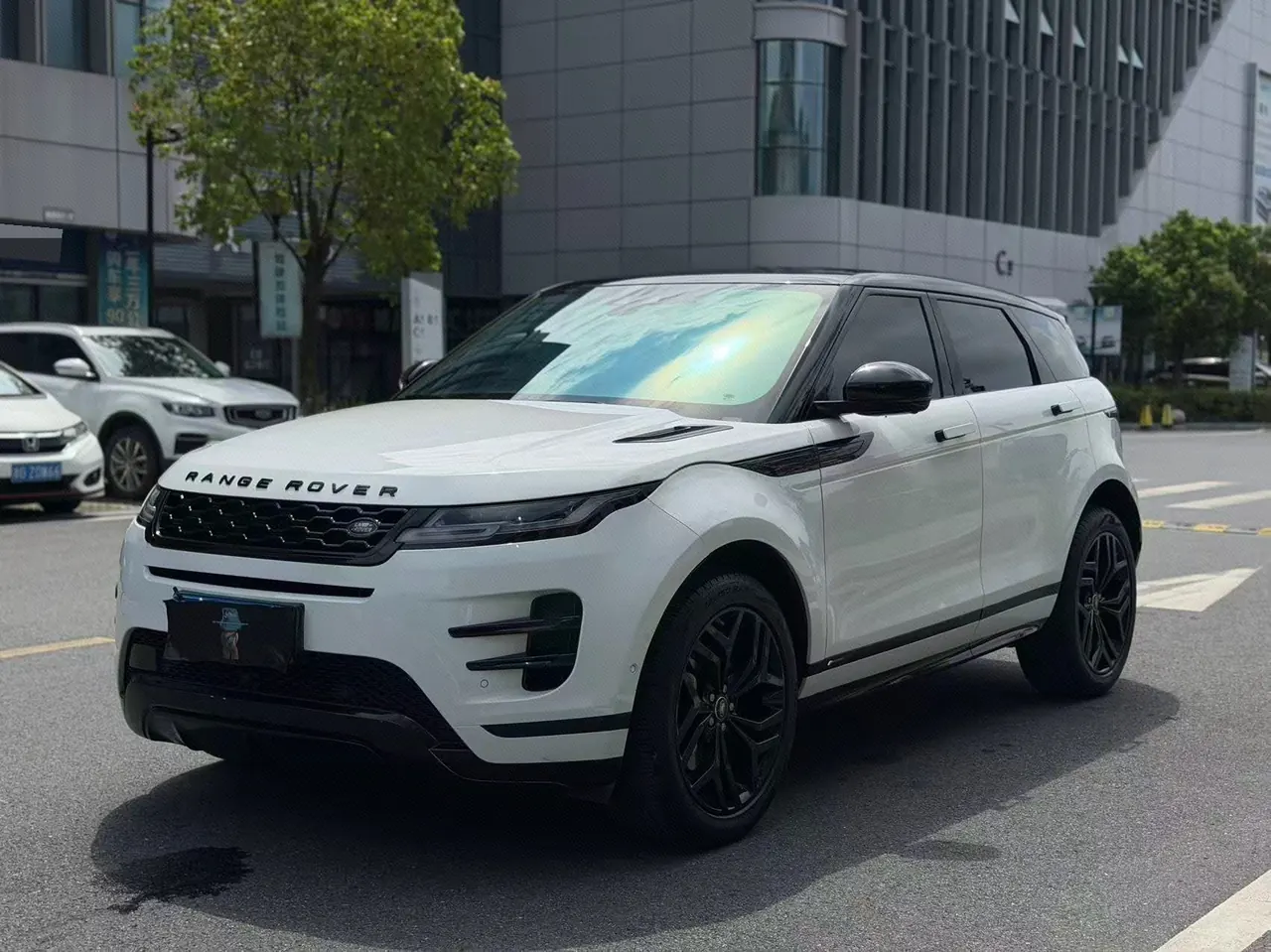 Land Rover 2021 evoque 48V 2.0T 249PS R-DYNAMIC S obsidian black sports technology edition automatic gear - View 1