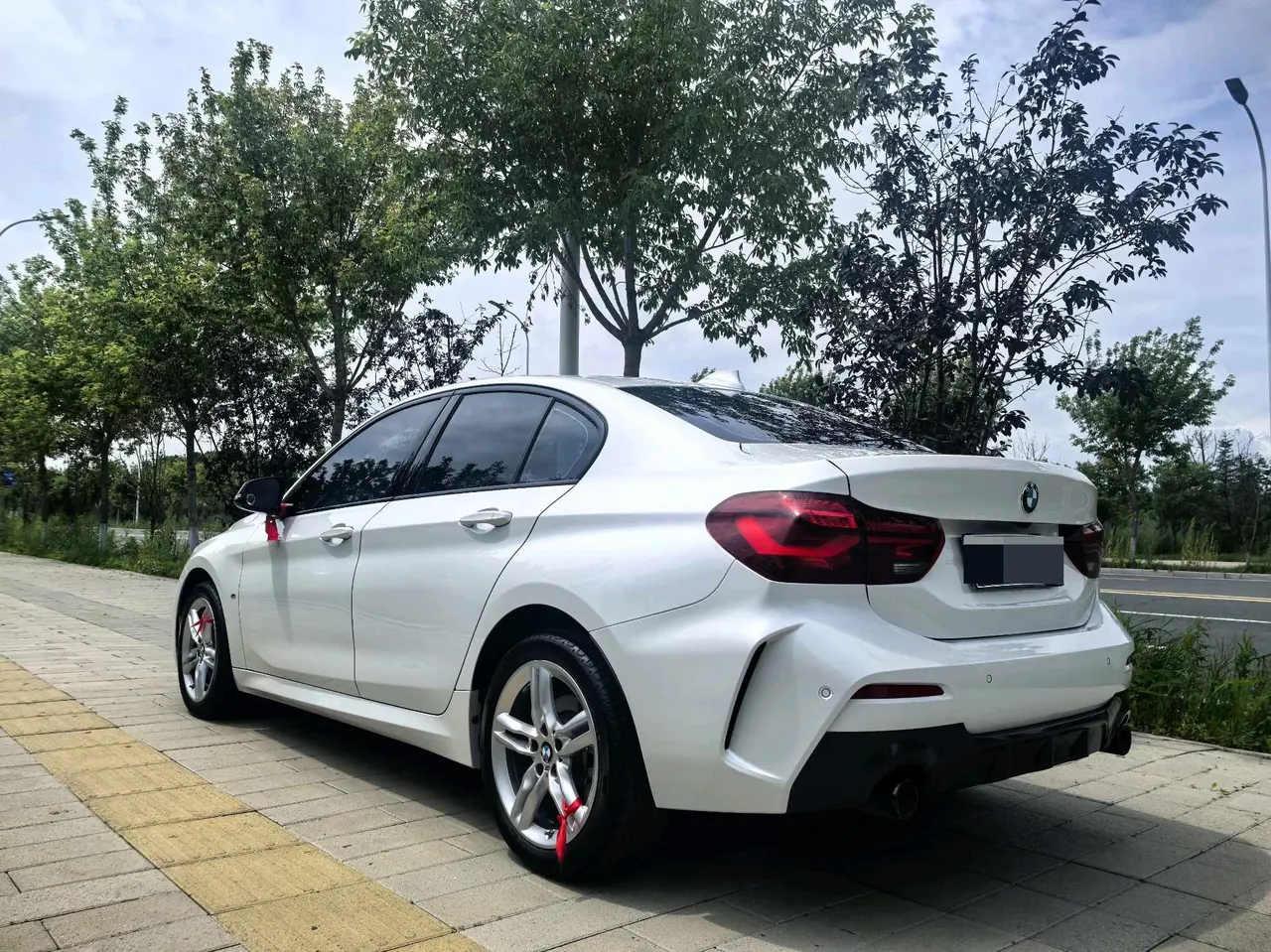 BMW 1 Series 2023 120i 1.5T M Sports Obsidian Night Edition Automatic Gear 4