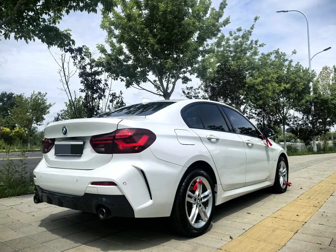 BMW 1 Series 2023 120i 1.5T M Sports Obsidian Night Edition Automatic Gear 6