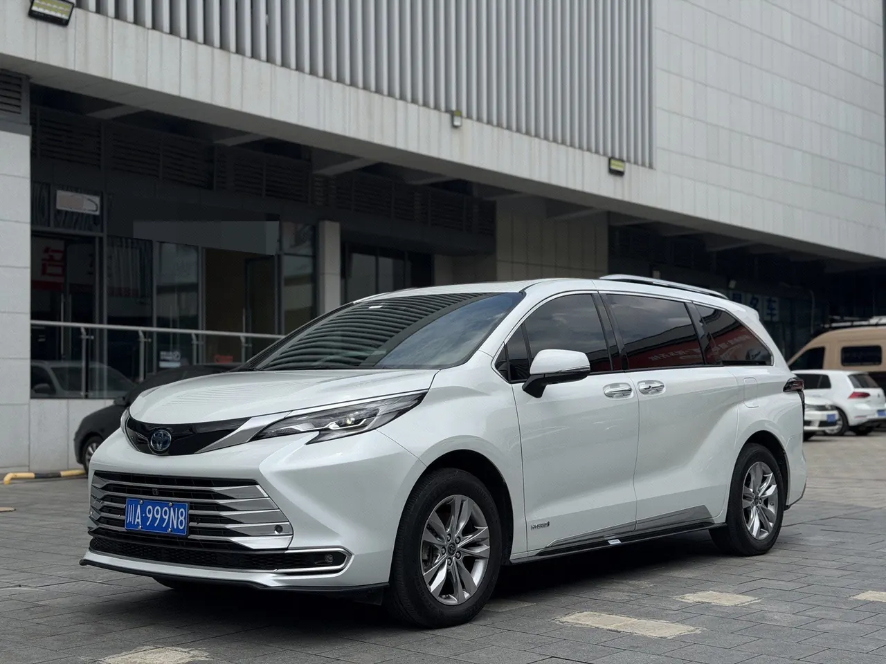 Toyota 2021 Sana 2.5 Stepless Platinum Edition Automatic Transmission - View 1