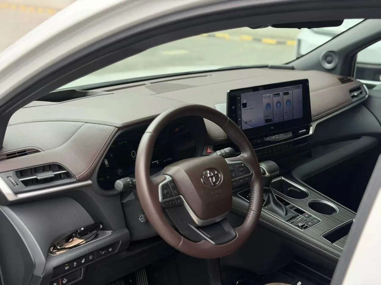 Toyota 2021 Sana 2.5 Stepless Platinum Edition Automatic Transmission 4