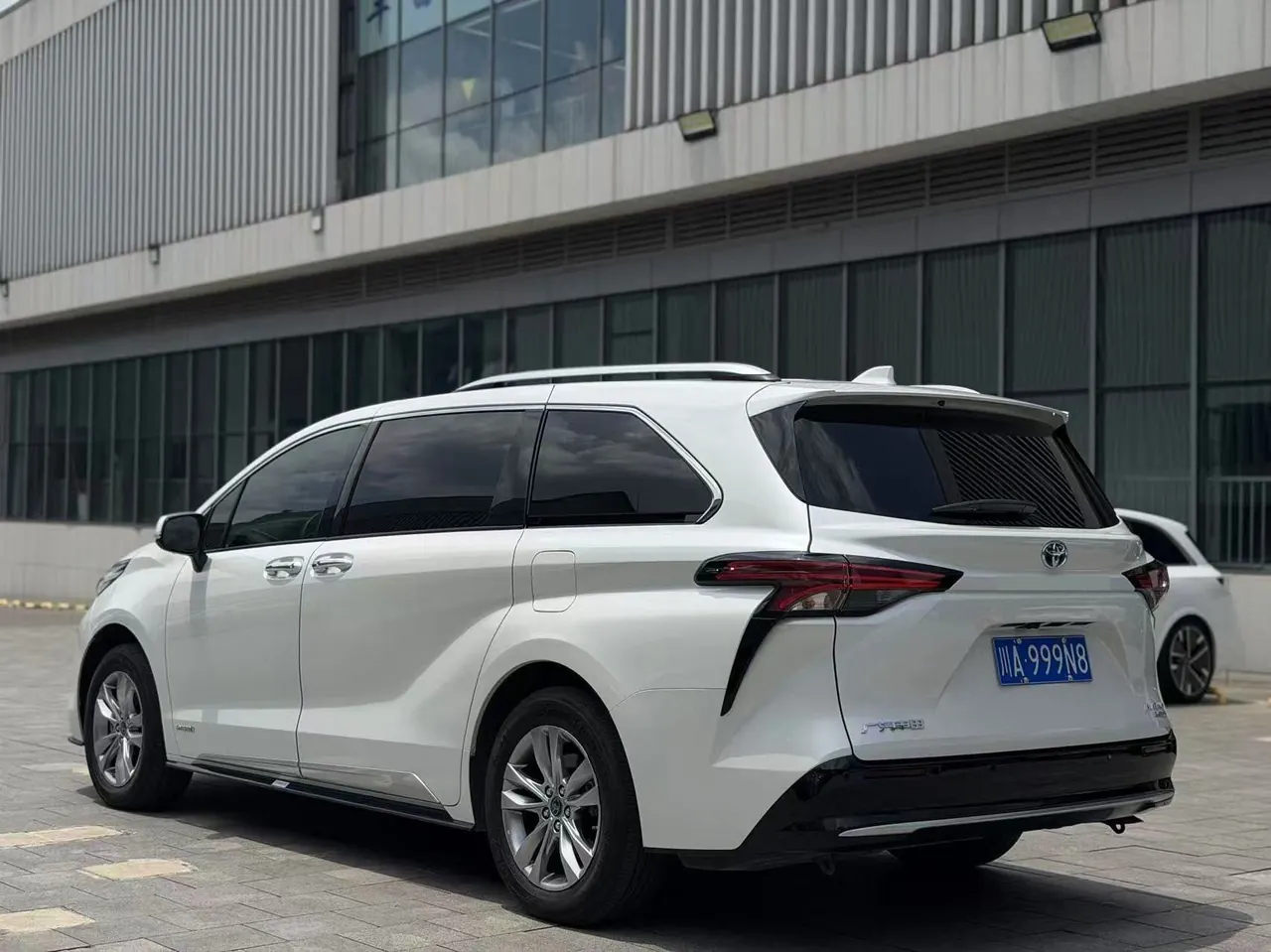 Toyota 2021 Sana 2.5 Stepless Platinum Edition Automatic Transmission 6