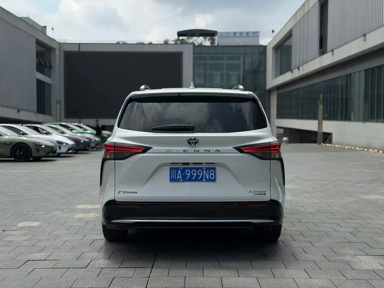Toyota 2021 Sana 2.5 Stepless Platinum Edition Automatic Transmission 7