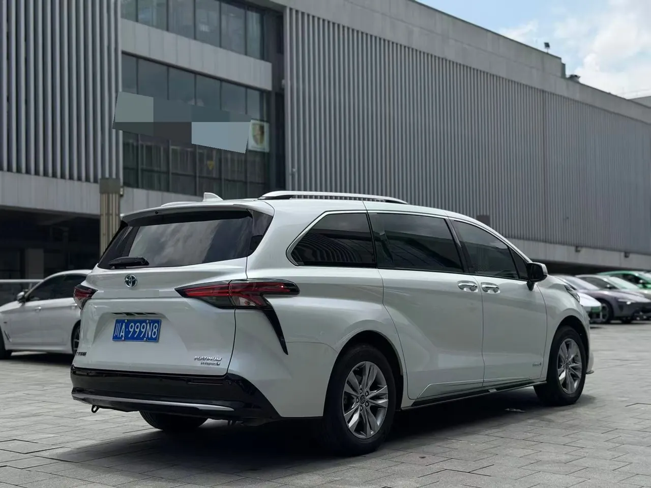 Toyota 2021 Sana 2.5 Stepless Platinum Edition Automatic Transmission 8