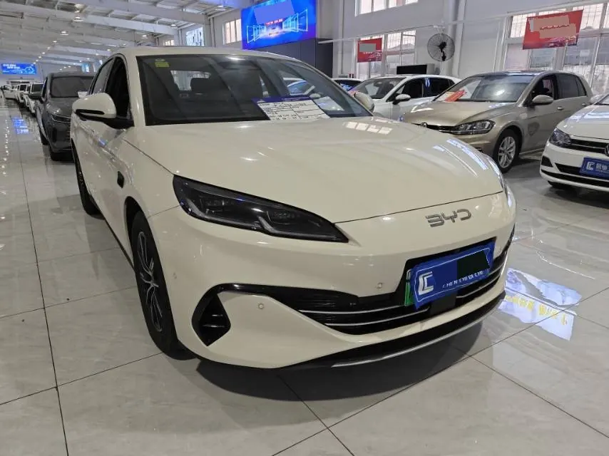 BYD 2025 seals 06 DM-i 1.5 stepless smart driving version 120KM honorable automatic gear 3