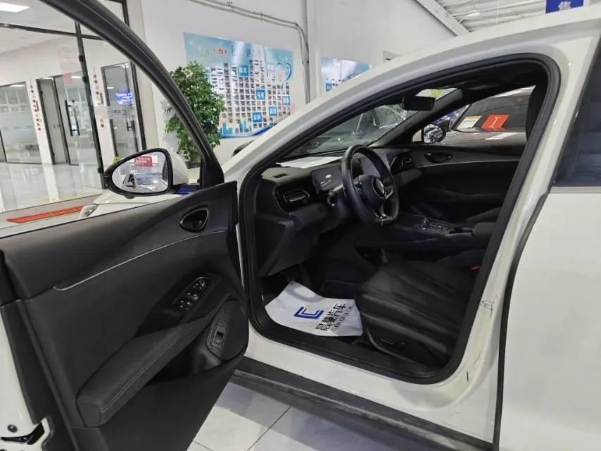 BYD 2025 seals 06 DM-i 1.5 stepless smart driving version 120KM honorable automatic gear 5