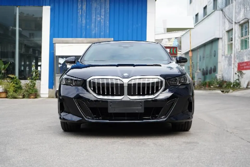 BMW 5 series 2025 525Li 48V 2.0T M sports suit automatic gear 2