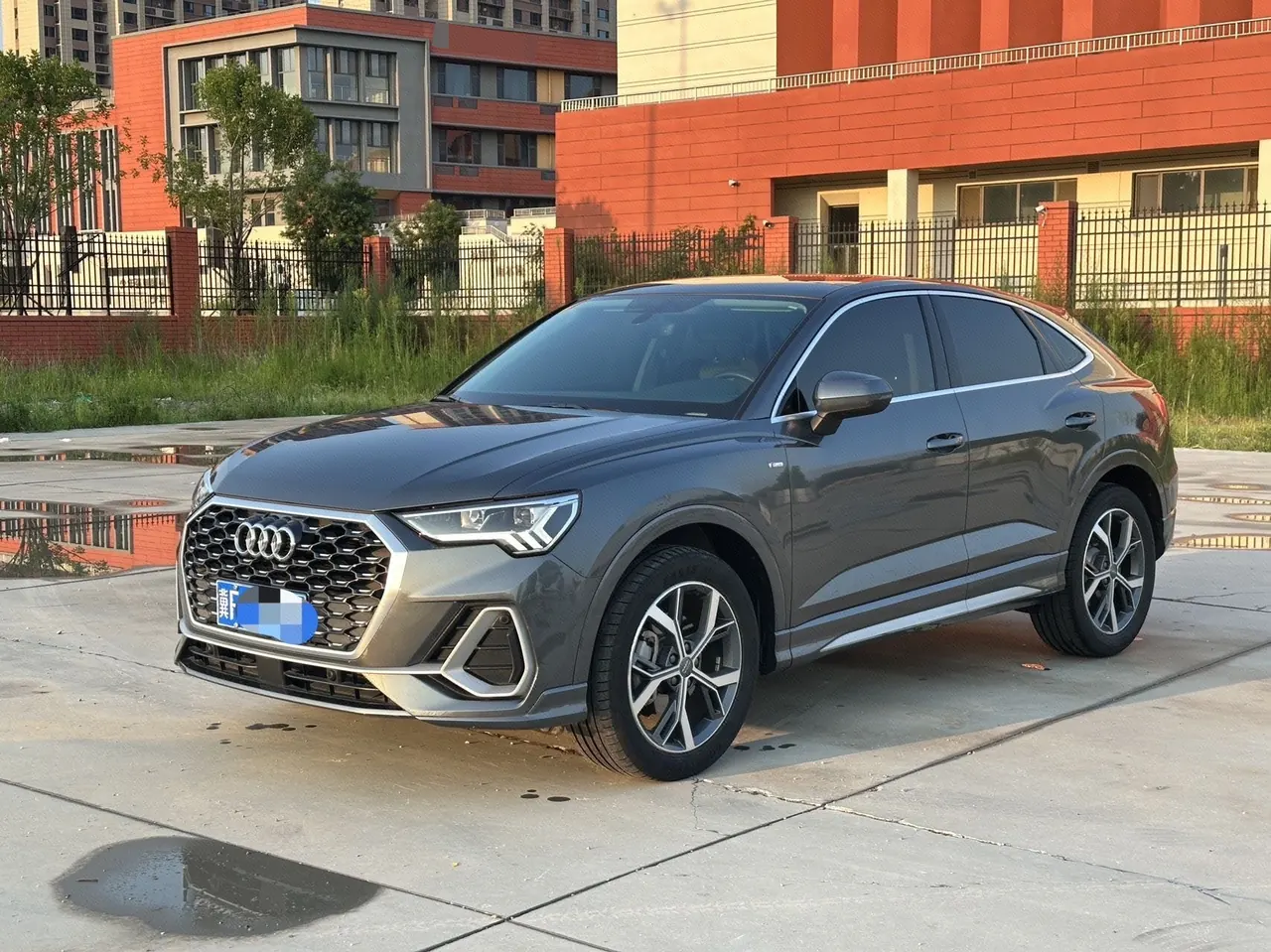 Audi 2020 Q3 Sportback 2.0TFSI 40TFSI Fashion Automatic - View 1