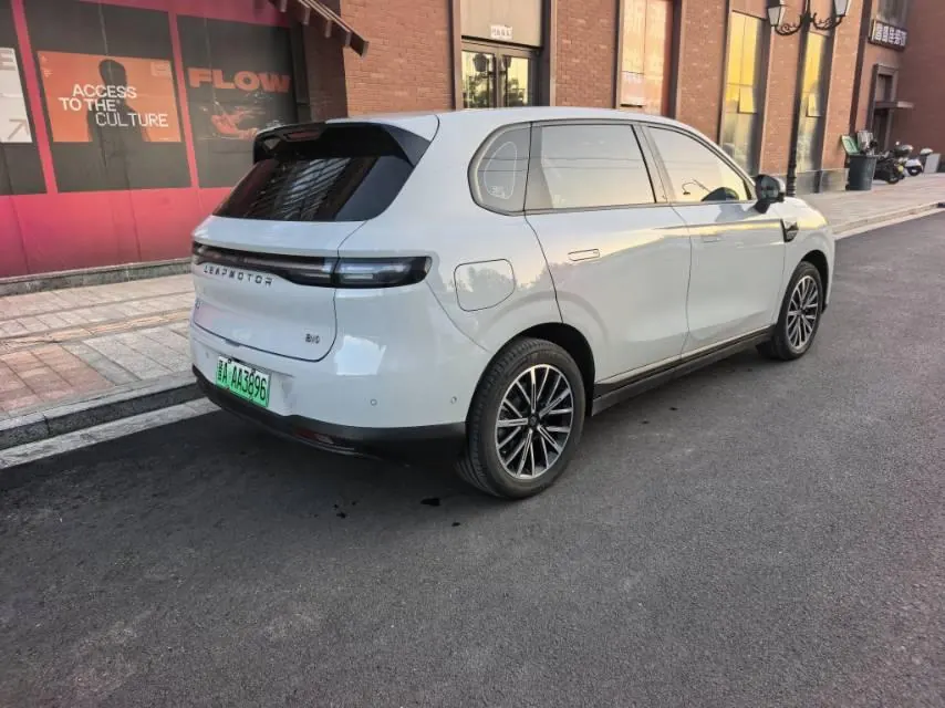Leapmotor 2025 B 10 600 Enjoy Smart Driving Edition Automatic Gear 6
