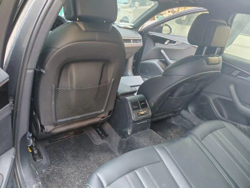 Audi 2024 A4L 2.0TFSI 40TFSI Deluxe Dynamic Automatic 3