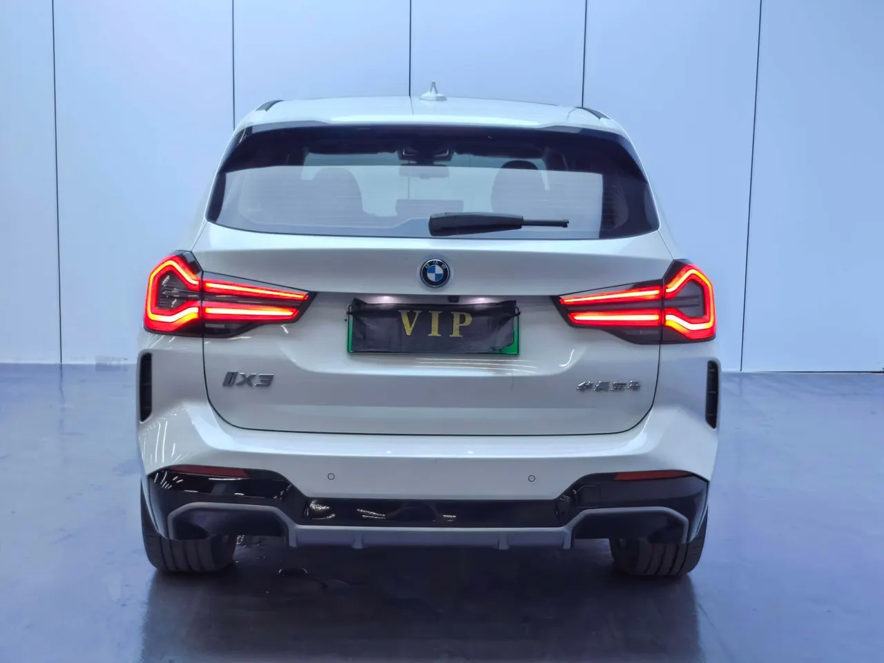 BMW 2024 iX3 leading automatic 7