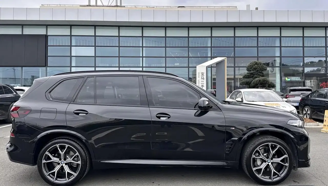 BMW 2025 X5 xDrive30Li 48V 2.0T exclusive m sports obsidian night suit automatic gear 5