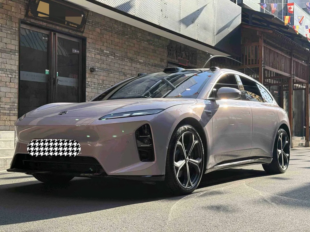 NIO 2025 ET5T 75kWh Touring automatic - View 1