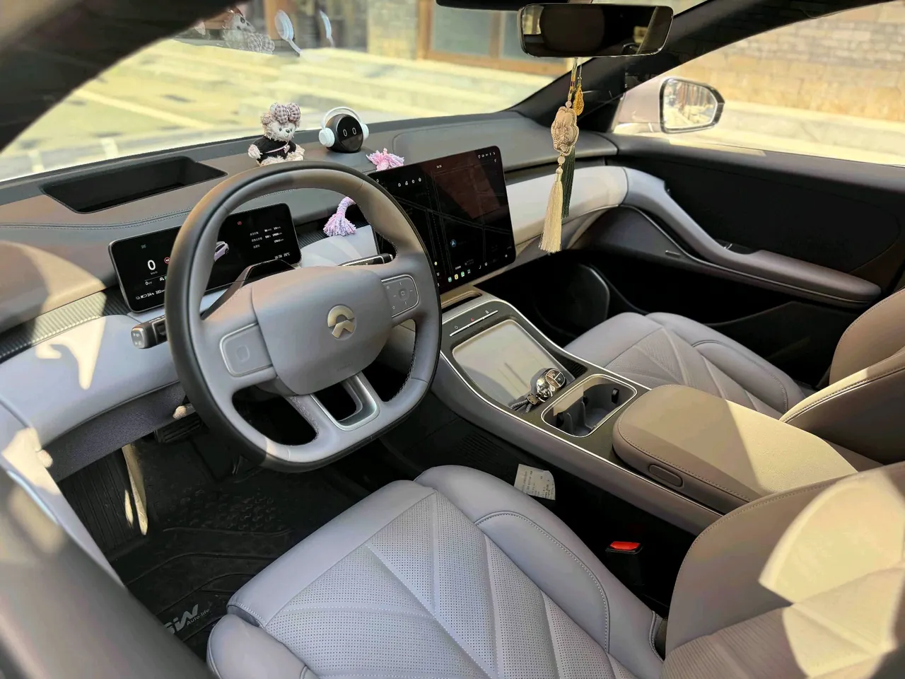 NIO 2025 ET5T 75kWh Touring automatic 6