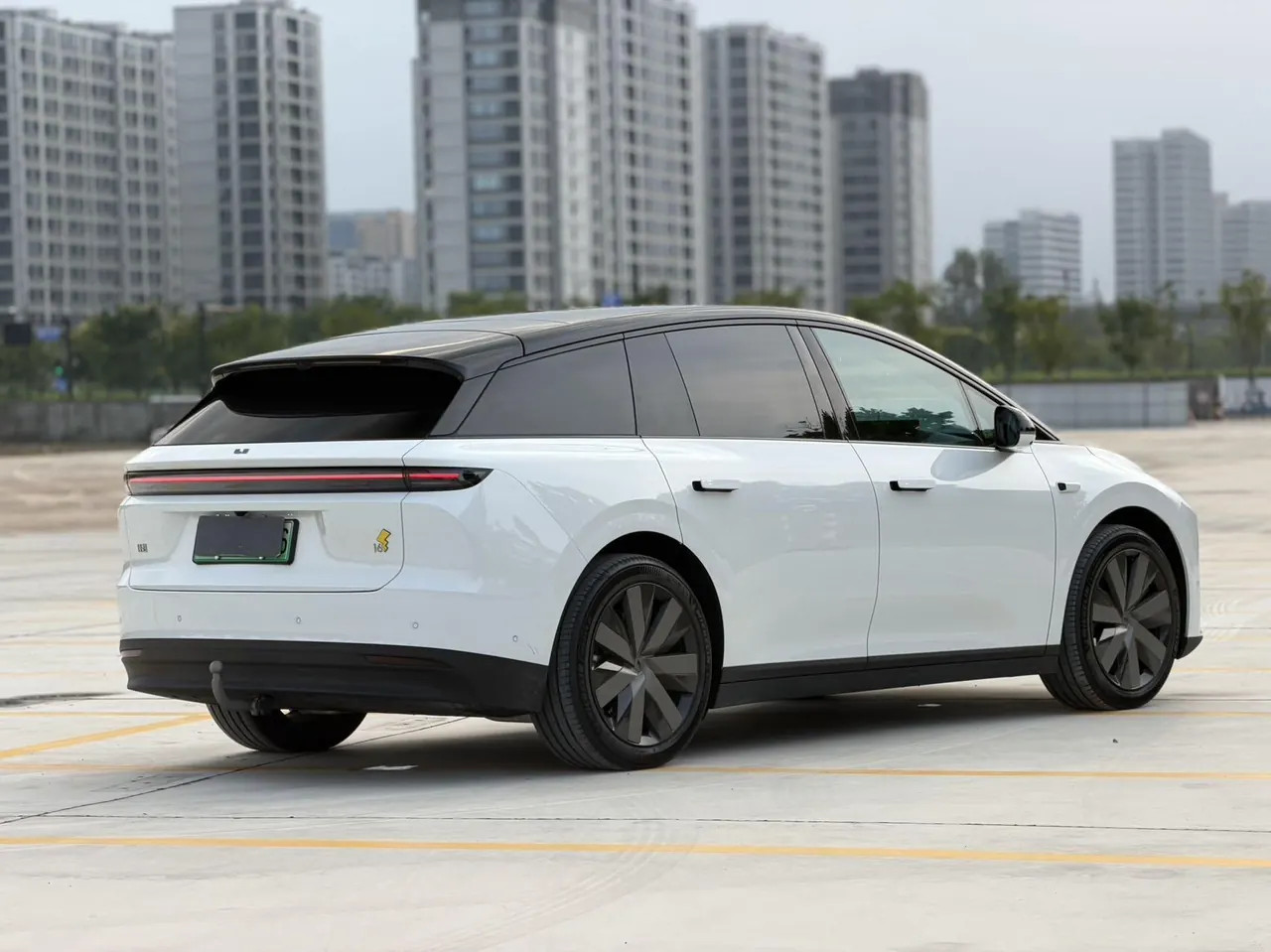Li 2025 i6 four-wheel drive basic automatic transmission 4