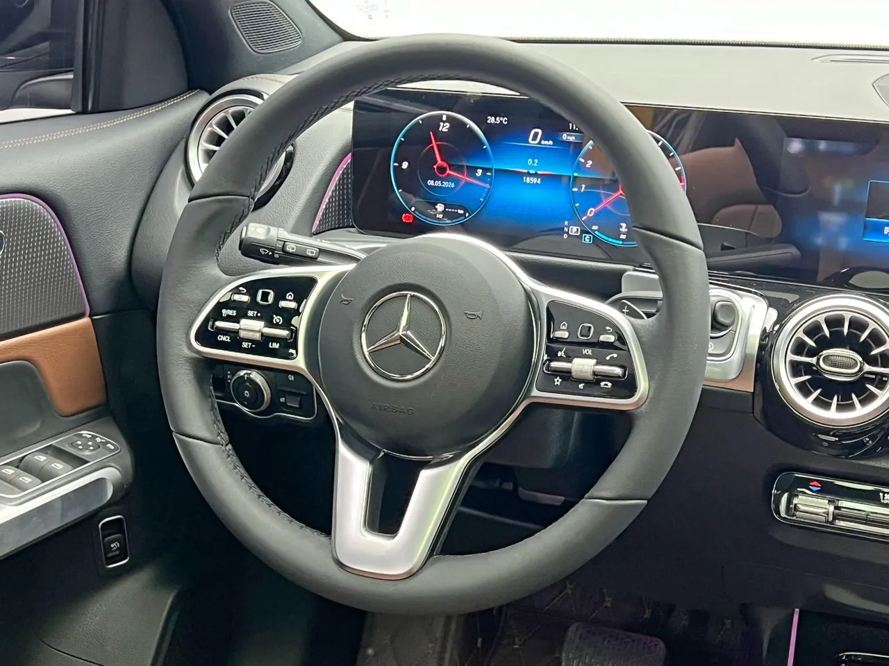 Mercedes Benz 2023 GLB 220 2.0T Dynamic Automatic 9