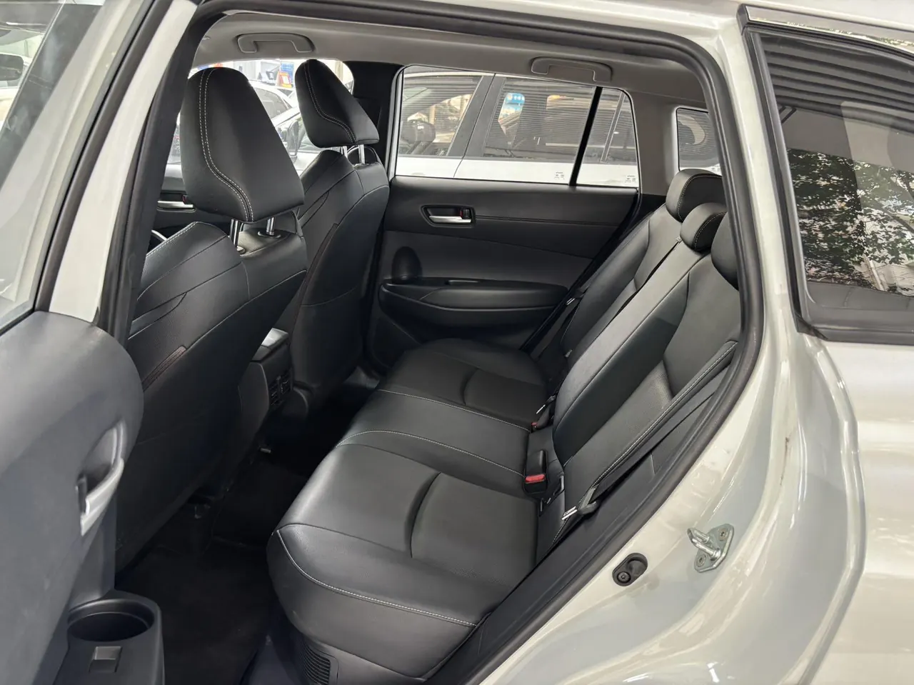 Toyota 2023 Fenglanda Shuangqing 2.0 Stepless Intelligent Electric Hybrid Premium Edition Automatic Gear 4