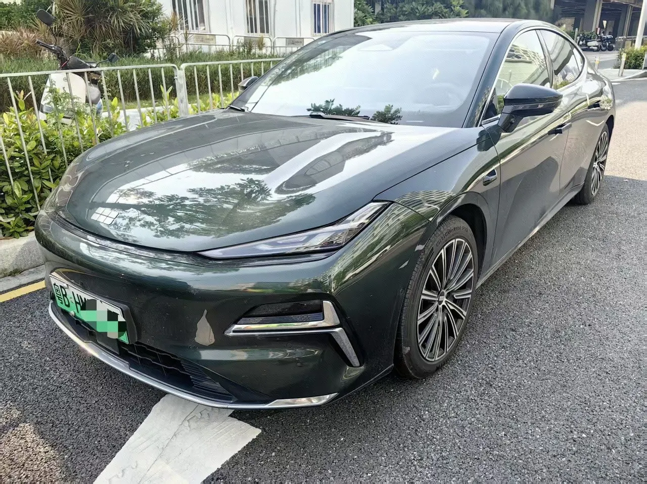 Geely Galaxy 2025 xingyao 8 EM-i 1.5 130km flagship automatic gear - View 1