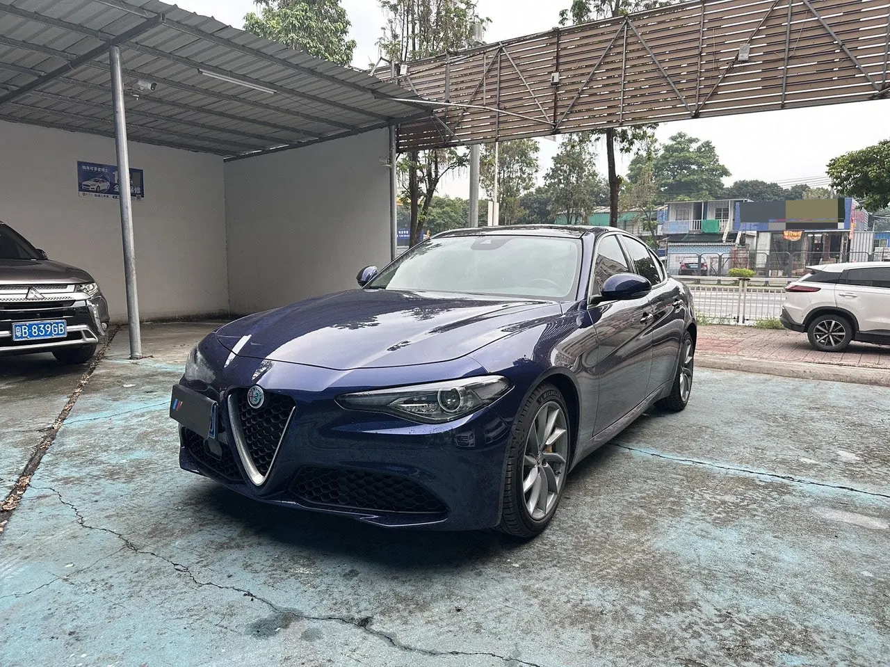 Alfa-Romeo Giulia (Imported) 2020 Giulia 2.0T 280HP Deluxe Automatic Gear - View 1