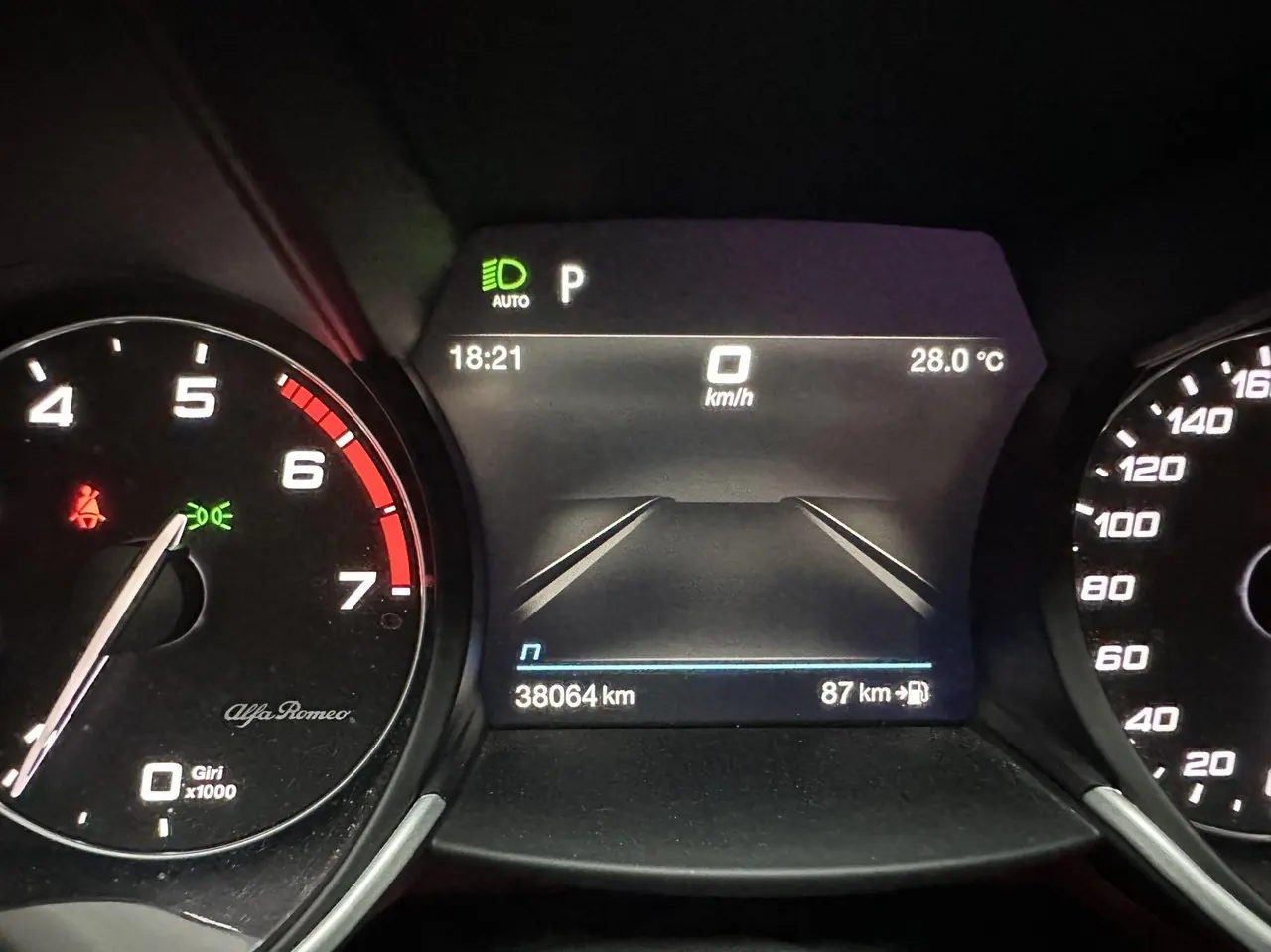 Alfa-Romeo Giulia (Imported) 2020 Giulia 2.0T 280HP Deluxe Automatic Gear 8