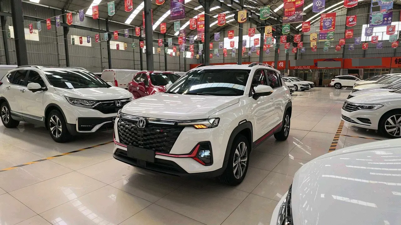 ChangAn 2023 CS35 PLUS 1.4T Enjoy Deluxe Automatic Gear - View 1