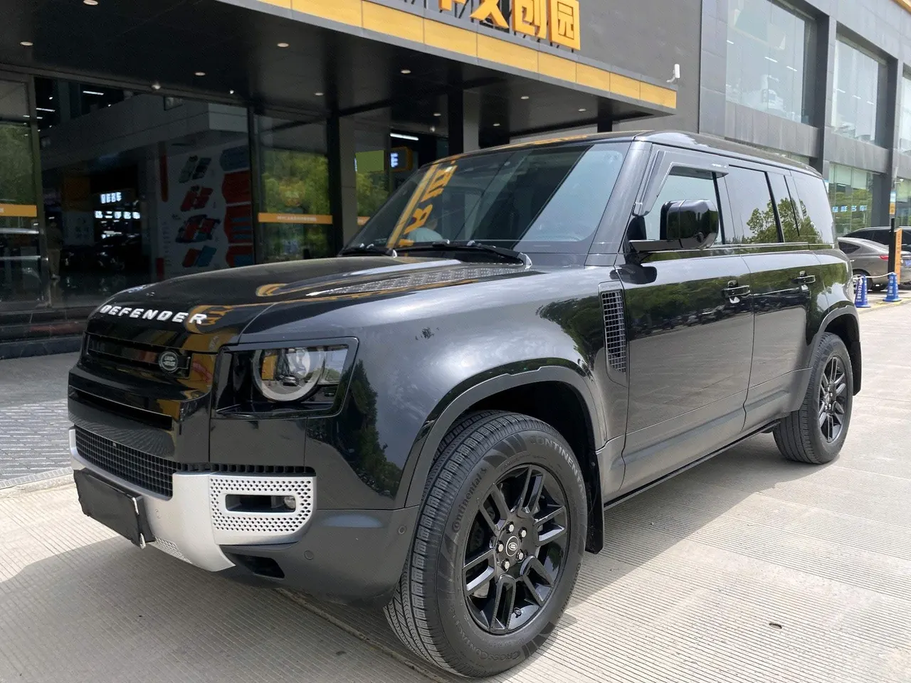 Land Rover Guard (Imported) 2020 Guard 110 3.0T P400 HSE Automatic Gear - View 1