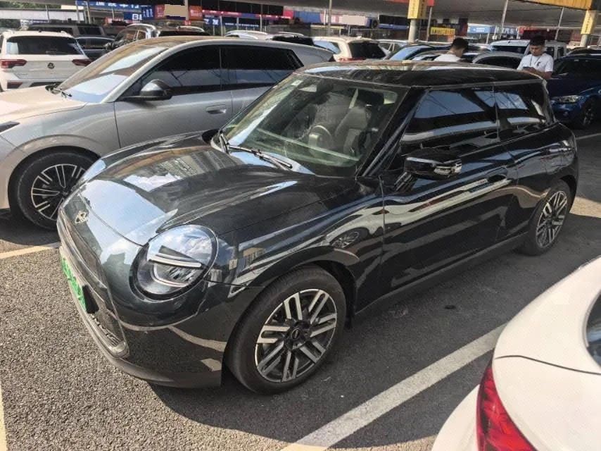 MINI 2025 Mini Cooper E 466km Cooper E Classic (Modified) Automatic Gear - View 1