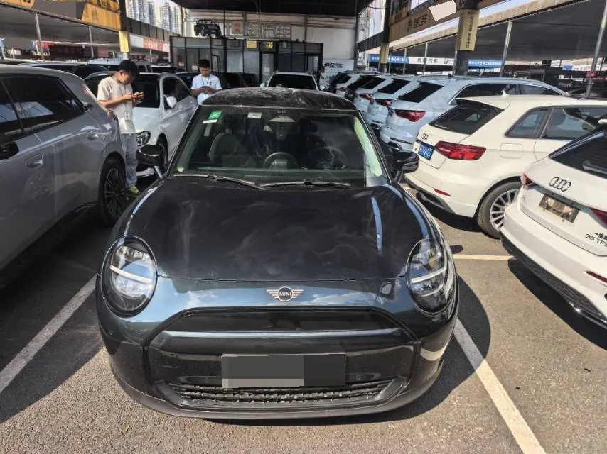 MINI 2025 Mini Cooper E 466km Cooper E Classic (Modified) Automatic Gear 2