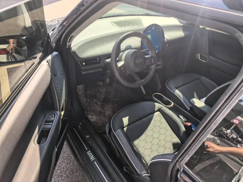 MINI 2025 Mini Cooper E 466km Cooper E Classic (Modified) Automatic Gear 3