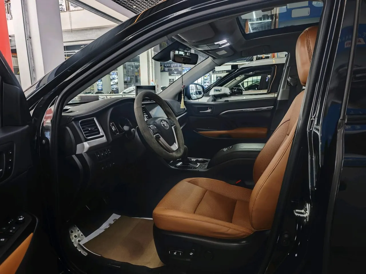 Toyota 2020 Highlander 2.0T Million Commemorative Edition Automatic Gear 4