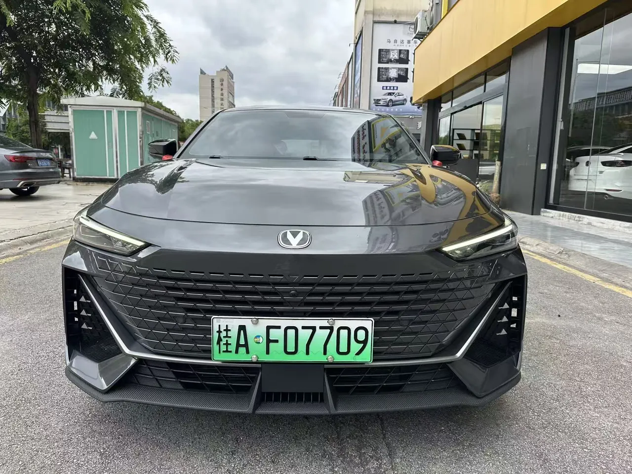 ChangAn 2023 UNI-V Smart Electric iDD 1.5T 113km Smart Auto 2