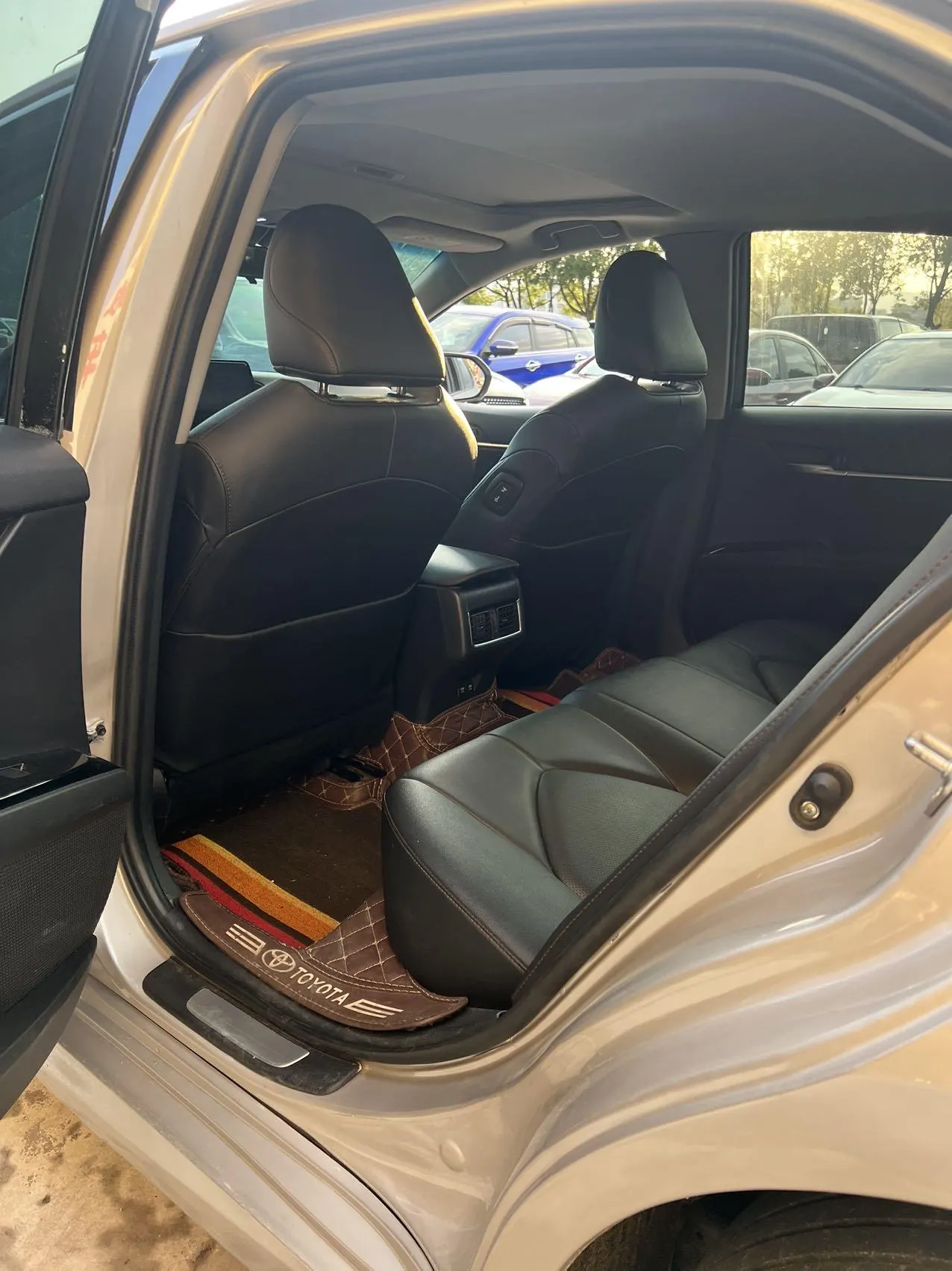Toyota 2021 Camry 2.0G Stepless Deluxe Edition Automatic Gear 5