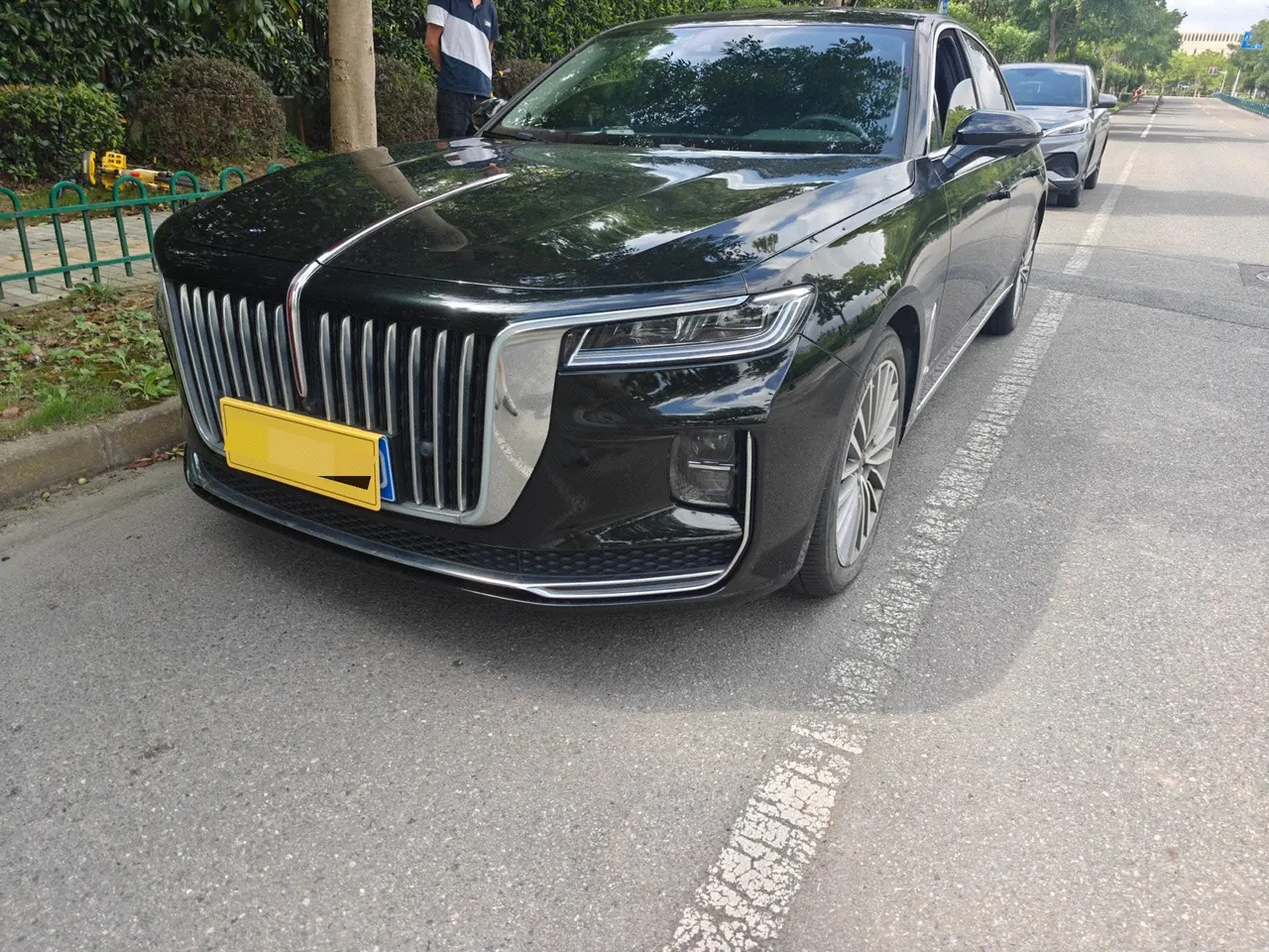 Open image lightbox: HongQi 2020 H9 48V 2.0T Zhilian Flag Edition Automatic Gear