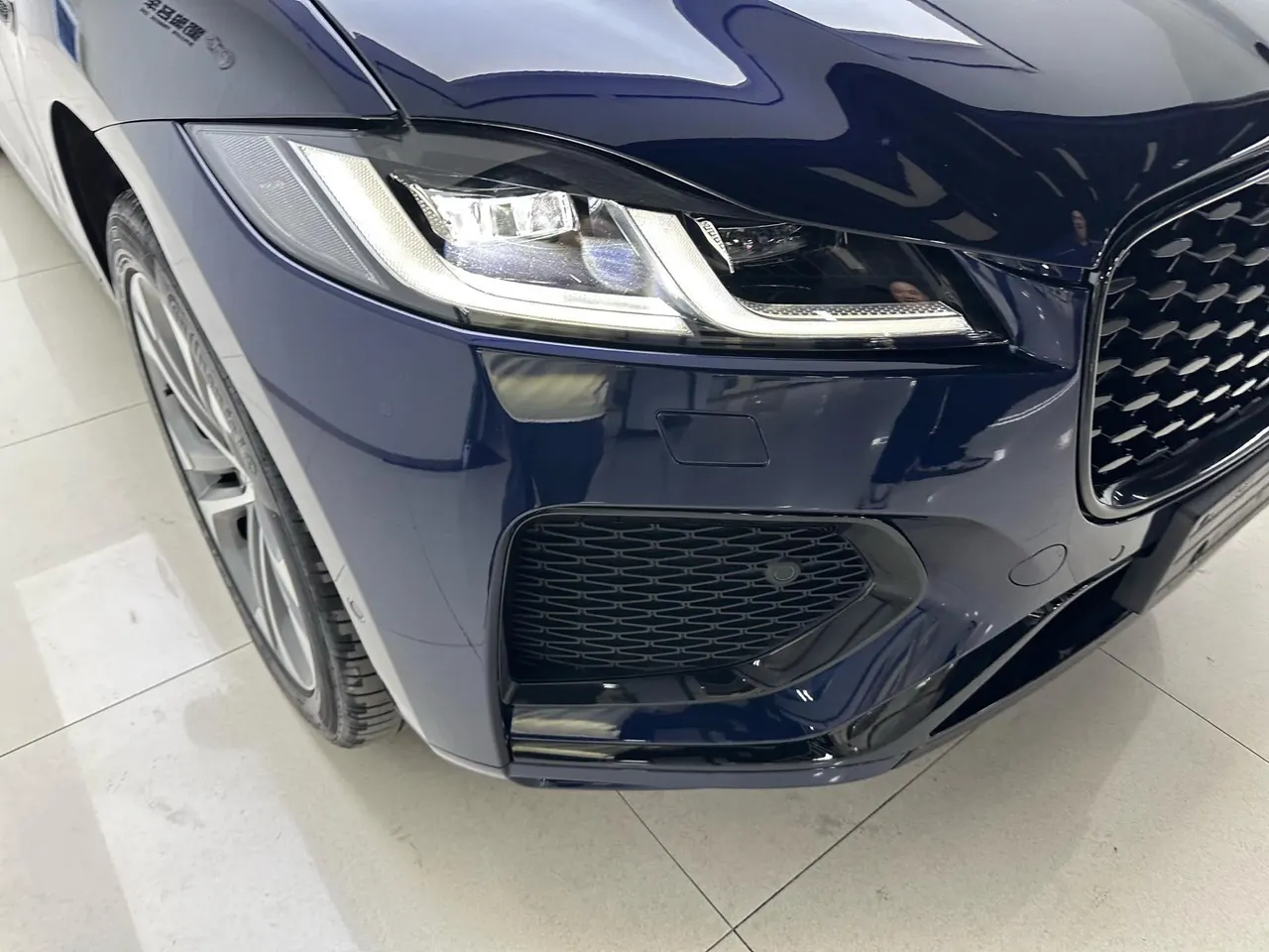Jaguar F-PACE (Imported) 2024 F-PACE 2.0T P250 R-Dynamic HSE Automatic Gear 7