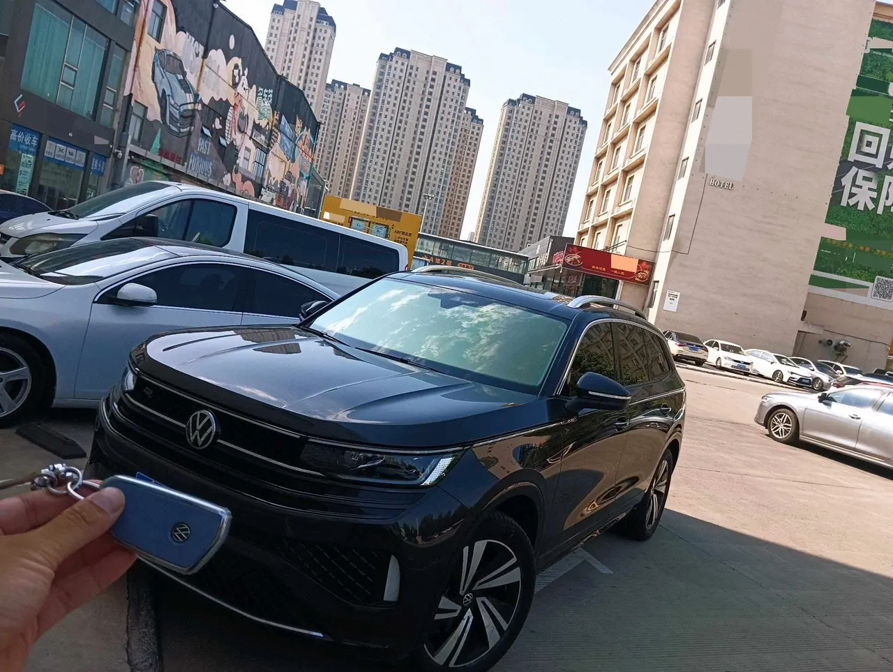 Open image lightbox: Volkswagen 2024 model tour R-Line 2.0TSI 380TSI four-wheel drive parade version automatic gear