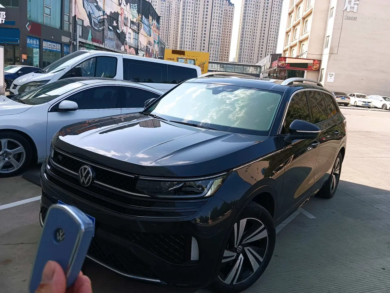 Volkswagen 2024 model tour R-Line 2.0TSI 380TSI four-wheel drive parade version automatic gear 3