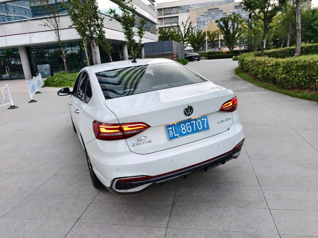 Volkswagen 2024 LaVida 1.5 Star 5 Million Edition Automatic Gear 3