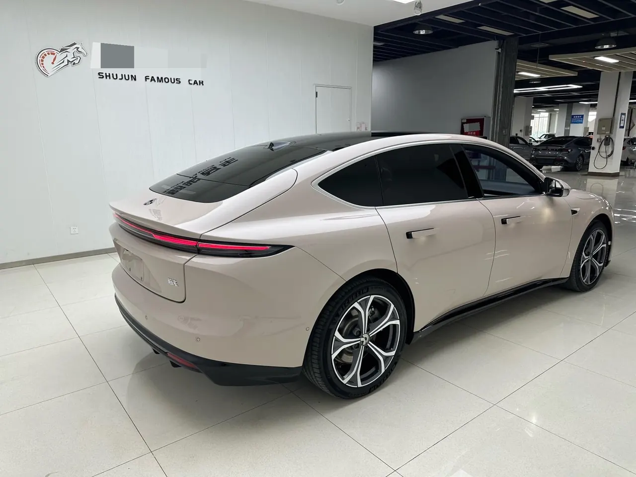 NIO 2024 ET5 75kWh automatic gear 9