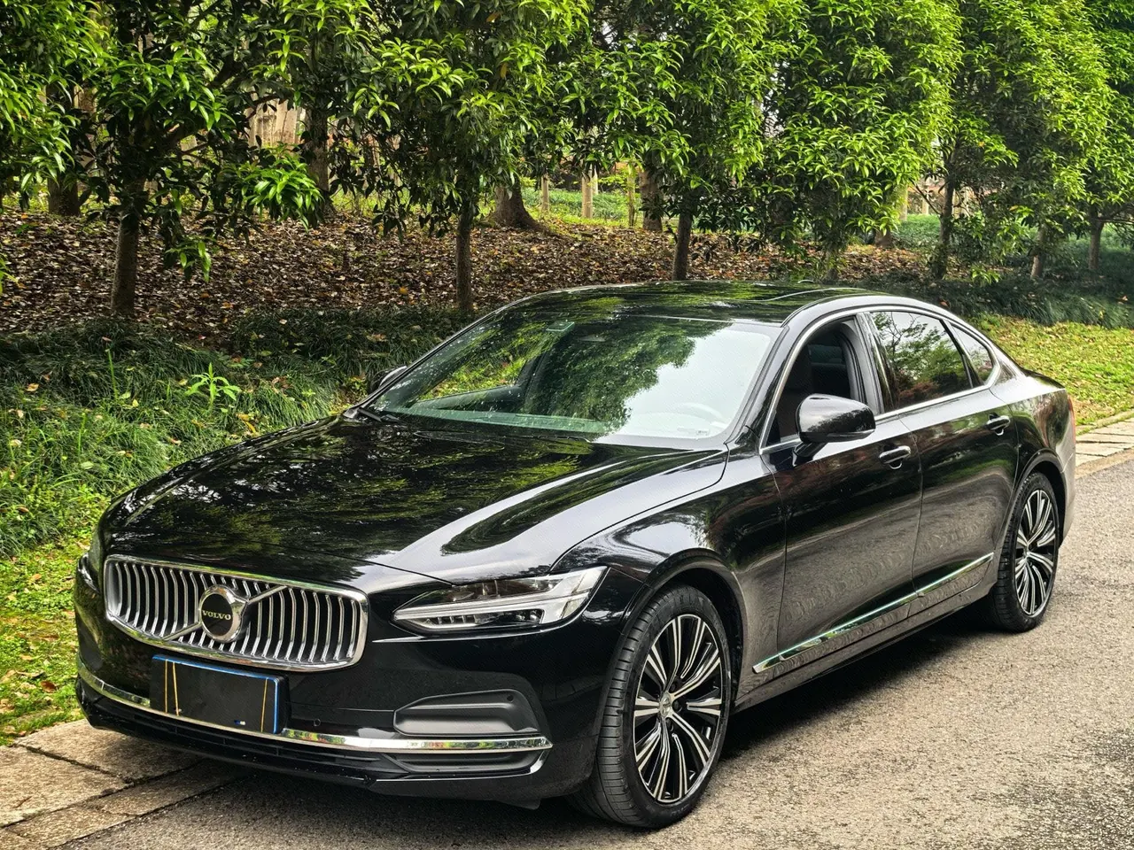 Volvo 2024 S90 48V 2.0T B5 Zhiyuan Deluxe Edition Automatic Gear - View 1