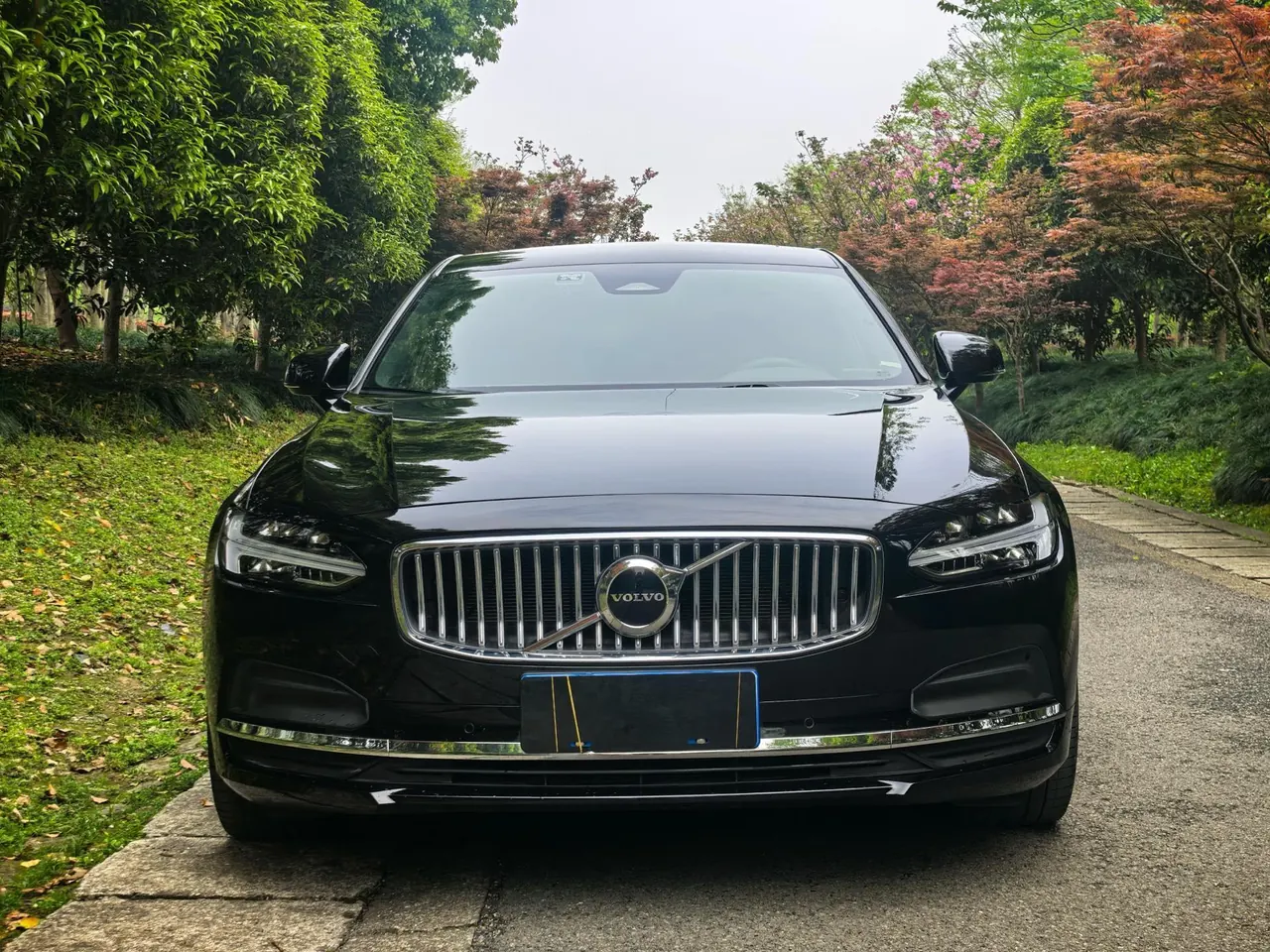 Volvo 2024 S90 48V 2.0T B5 Zhiyuan Deluxe Edition Automatic Gear 2