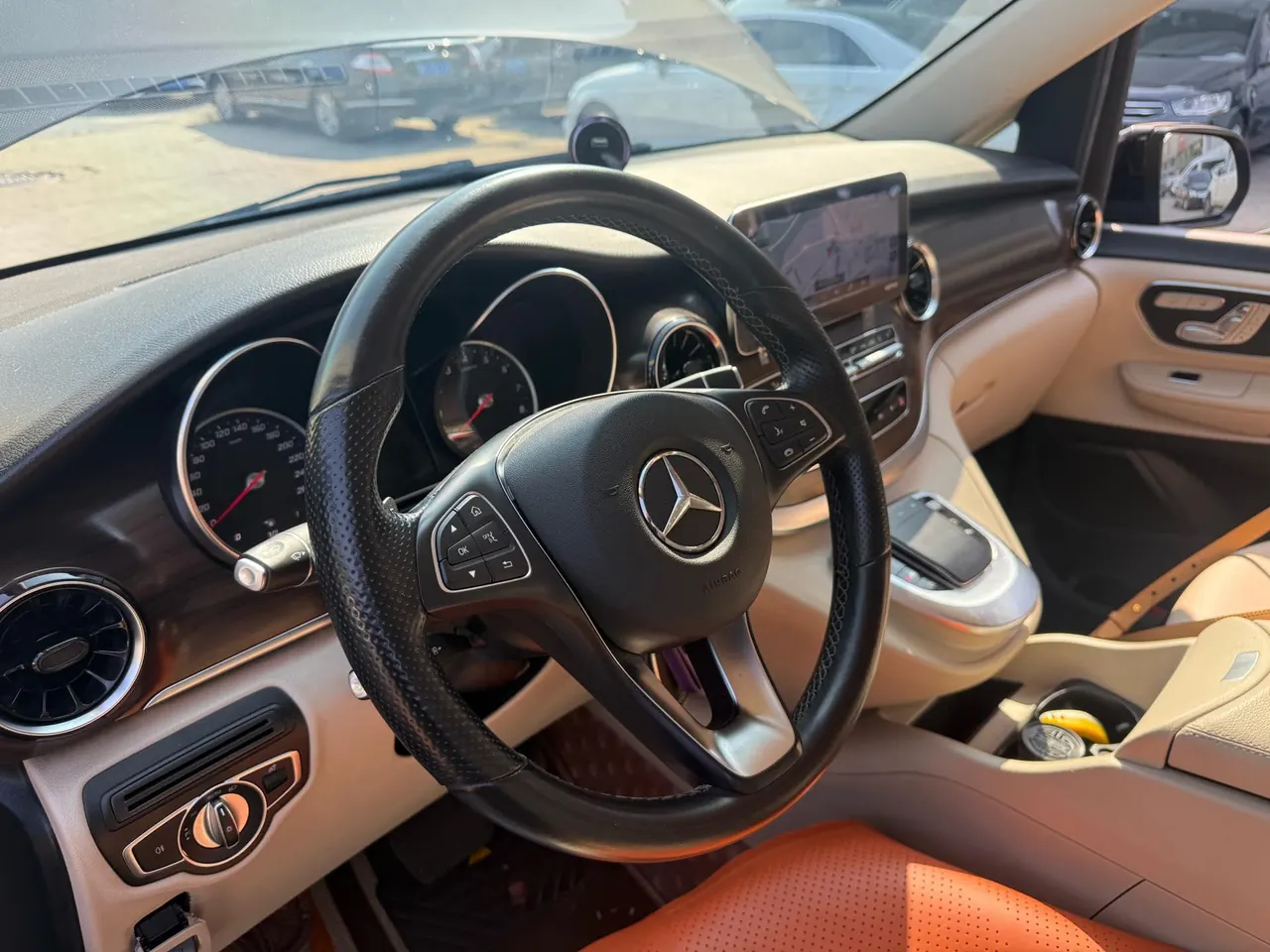 Mercedes Benz Class V 2020V 260 2.0T Pilot Edition Automatic Gear 2