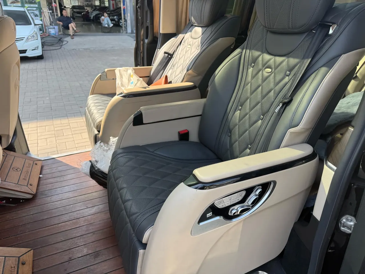 Mercedes Benz Class V 2020V 260 2.0T Pilot Edition Automatic Gear 3