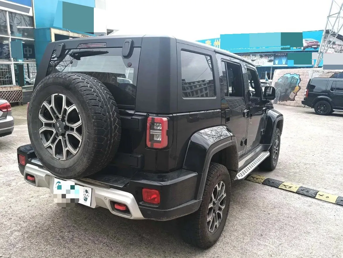 Beijing 2023 BJ40 2.0T Meta 40 automatic 3