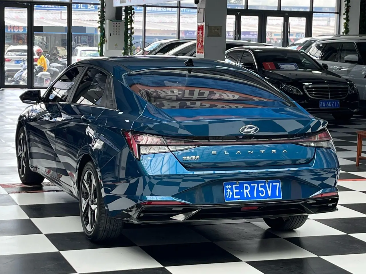 Hyundai 2021 Elantra -3-compartment 1.5 stepless LUX premium automatic gear 7