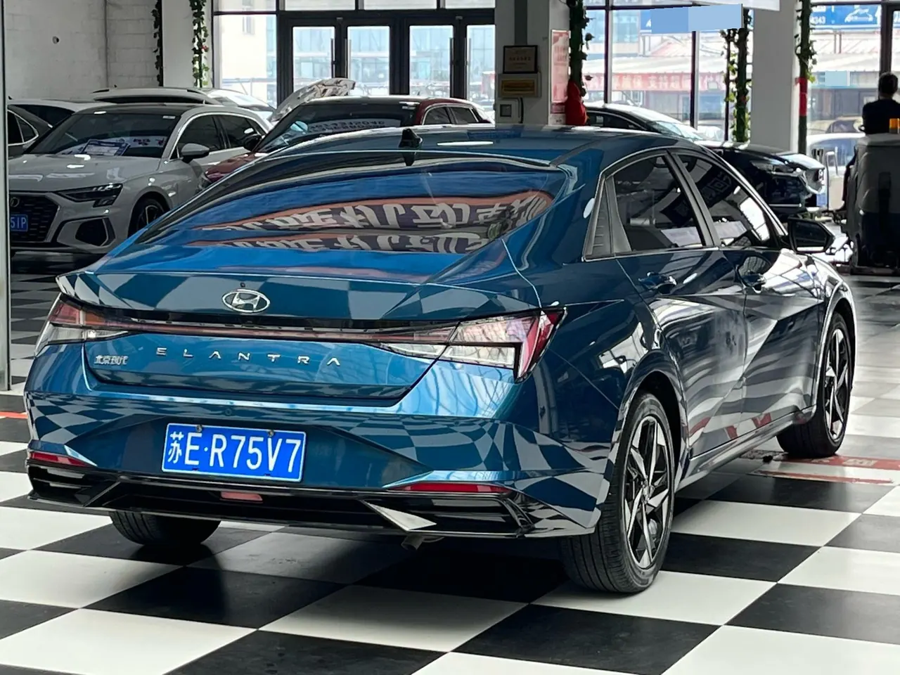 Hyundai 2021 Elantra -3-compartment 1.5 stepless LUX premium automatic gear 9