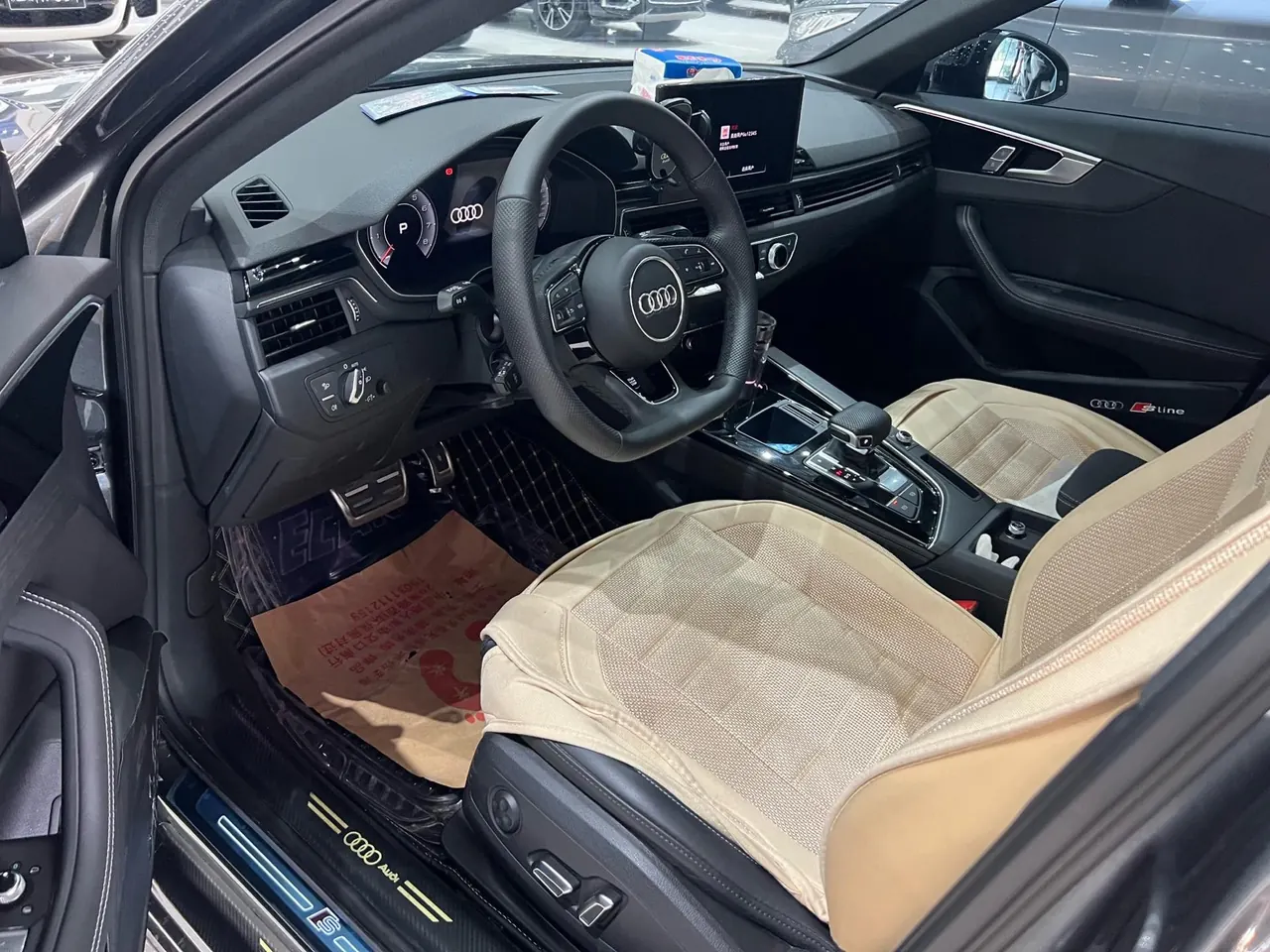 Audi 2024 A4L 2.0TFSI 40TFSI Deluxe Dynamic Automatic 2