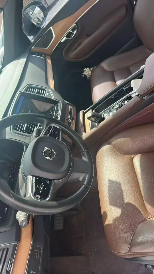 Volvo XC90 (Imported) 2021 XC90 48V 2.0T B6 Zhiya Deluxe Edition 7-seat Automatic Gear 4